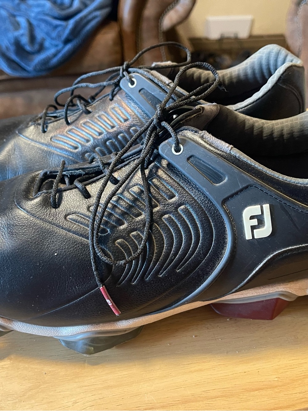 FootJoy Tour-S Men's 15 M Black Leather Spiked Golf Shoes Low Top Lace Up 55304